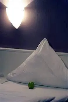 Airport Hotel By The New Yorker Cologne